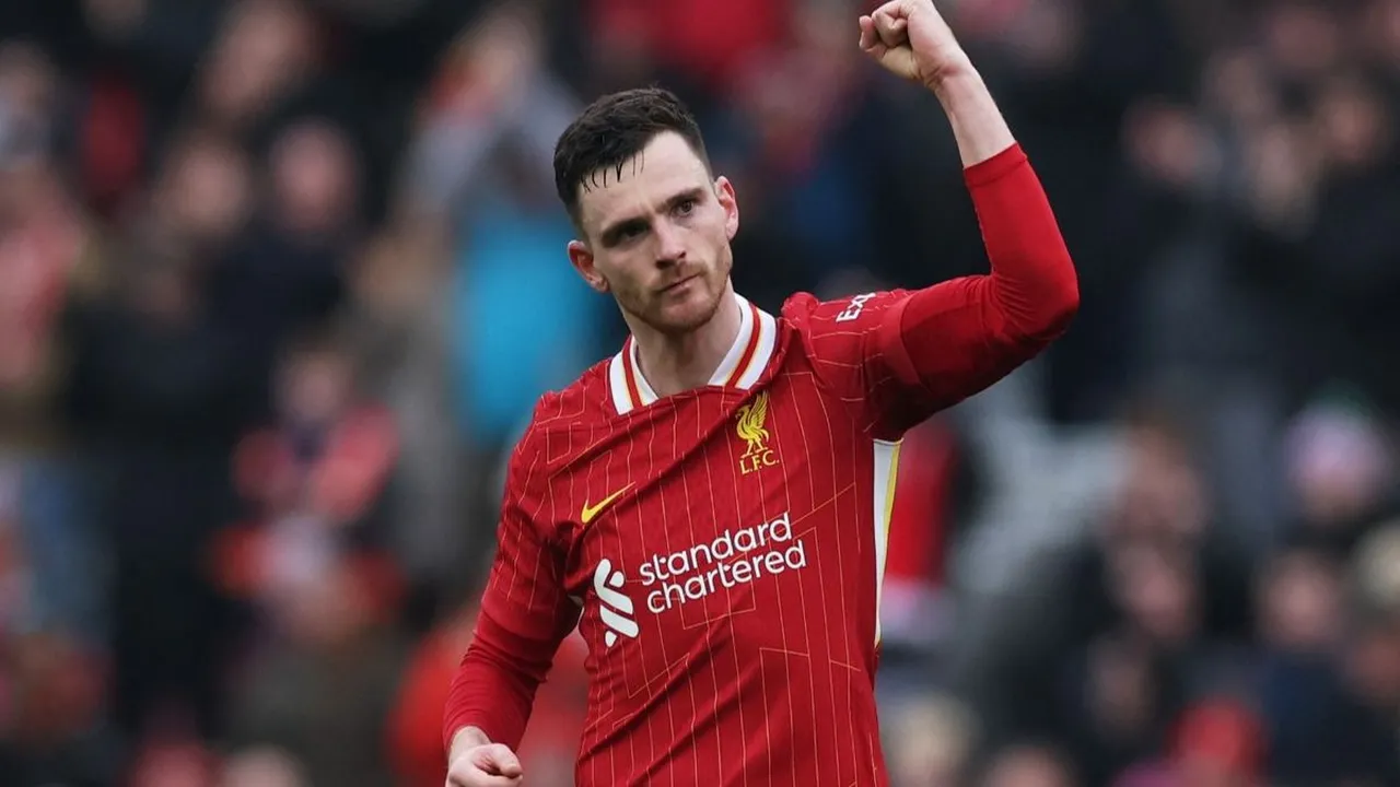 رفضاً قاطعاً.. فان دايك يمنع انتقال روبرتسون لصفوف توتنهام خلال الانتقالات الحالية